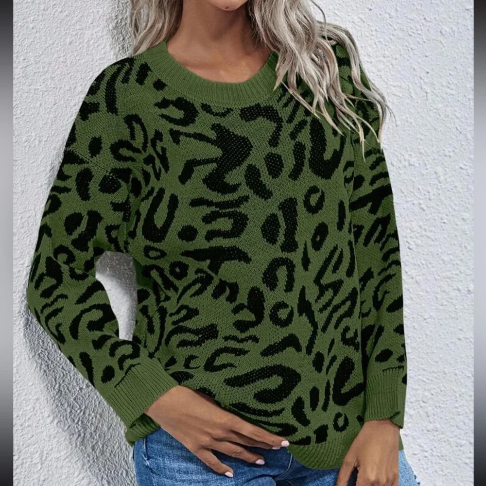 Cozy leopard print oversized pullover Sweater - Picture 7 of 8